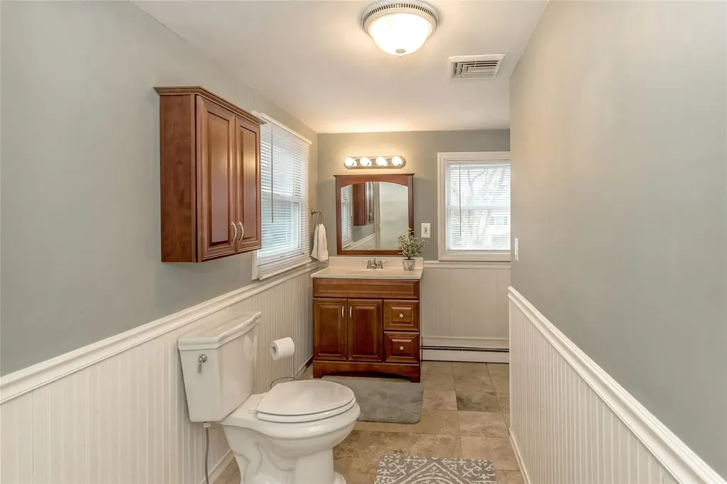 44 Winside Lane Coram NY 11727