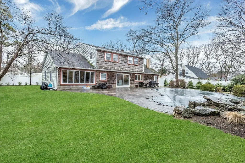44 Winside Lane Coram NY 11727