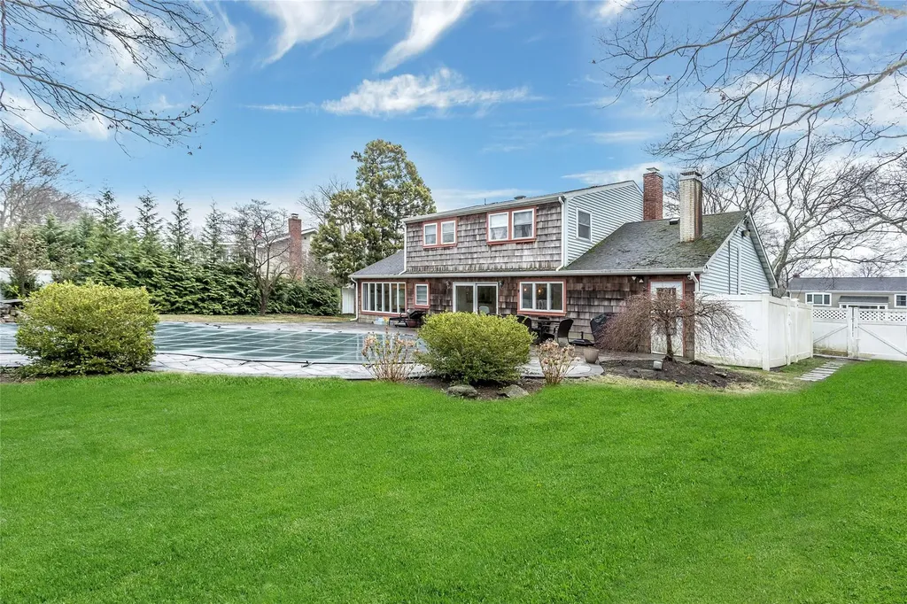 44 Winside Lane Coram NY 11727