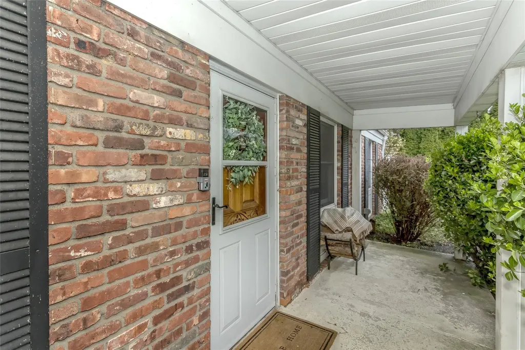 44 Winside Lane Coram NY 11727