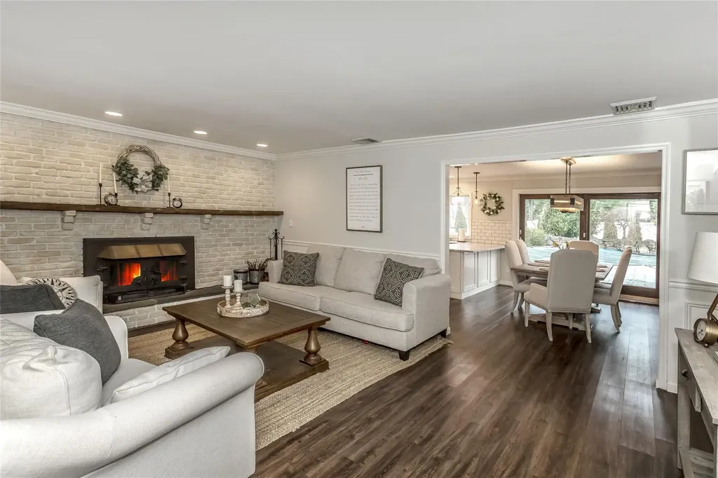 44 Winside Lane Coram NY 11727
