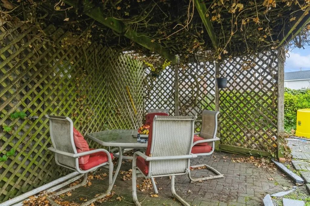41 Bayview Place Massapequa NY 11758