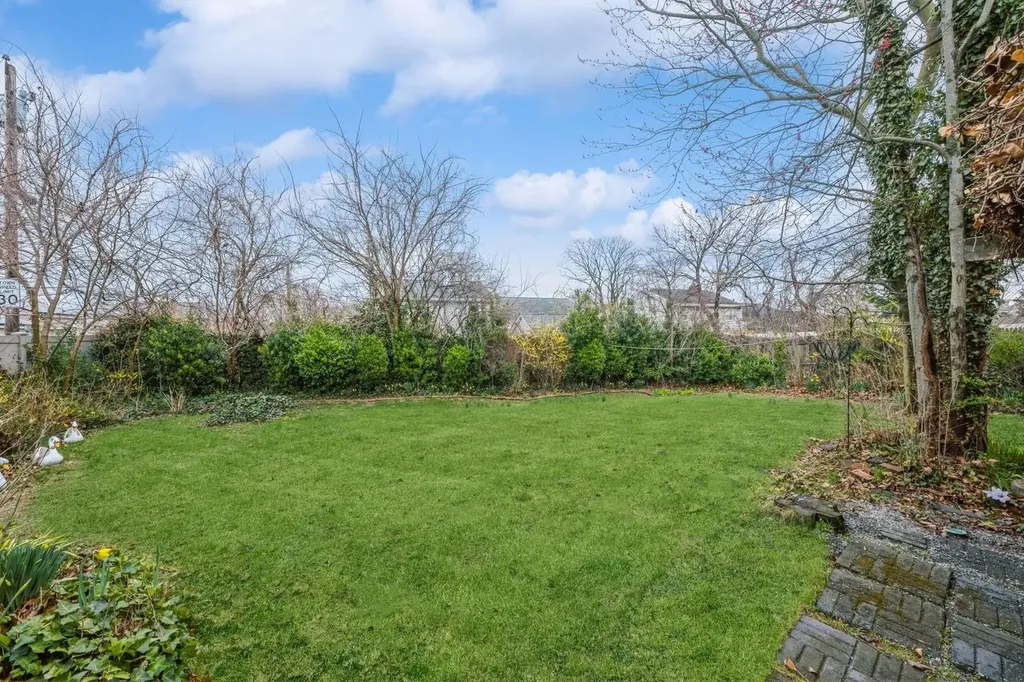 41 Bayview Place Massapequa NY 11758