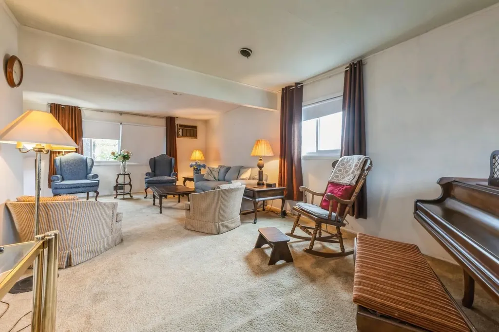41 Bayview Place Massapequa NY 11758