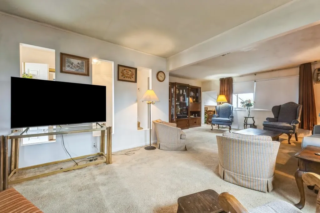 41 Bayview Place Massapequa NY 11758