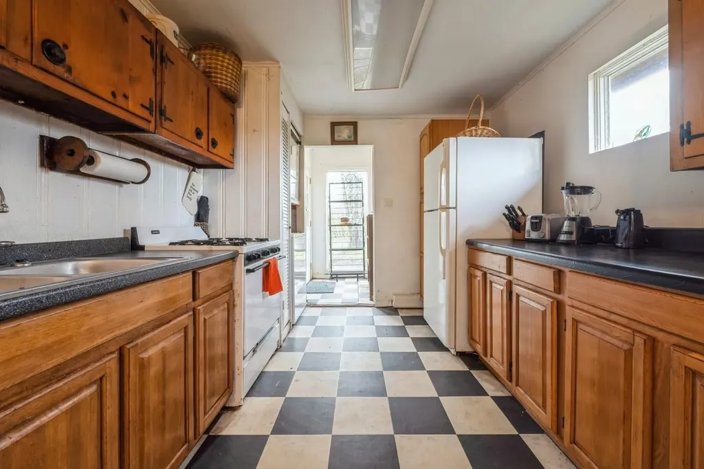 41 Bayview Place Massapequa NY 11758