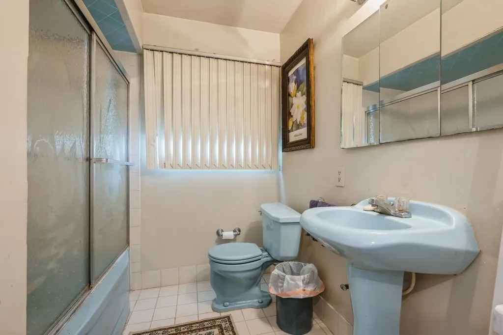 41 Bayview Place Massapequa NY 11758