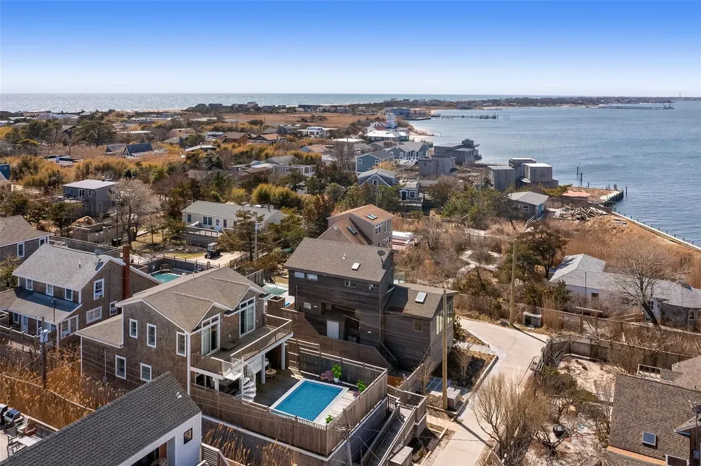 329 Bay Walk Ocean Beach NY 11770