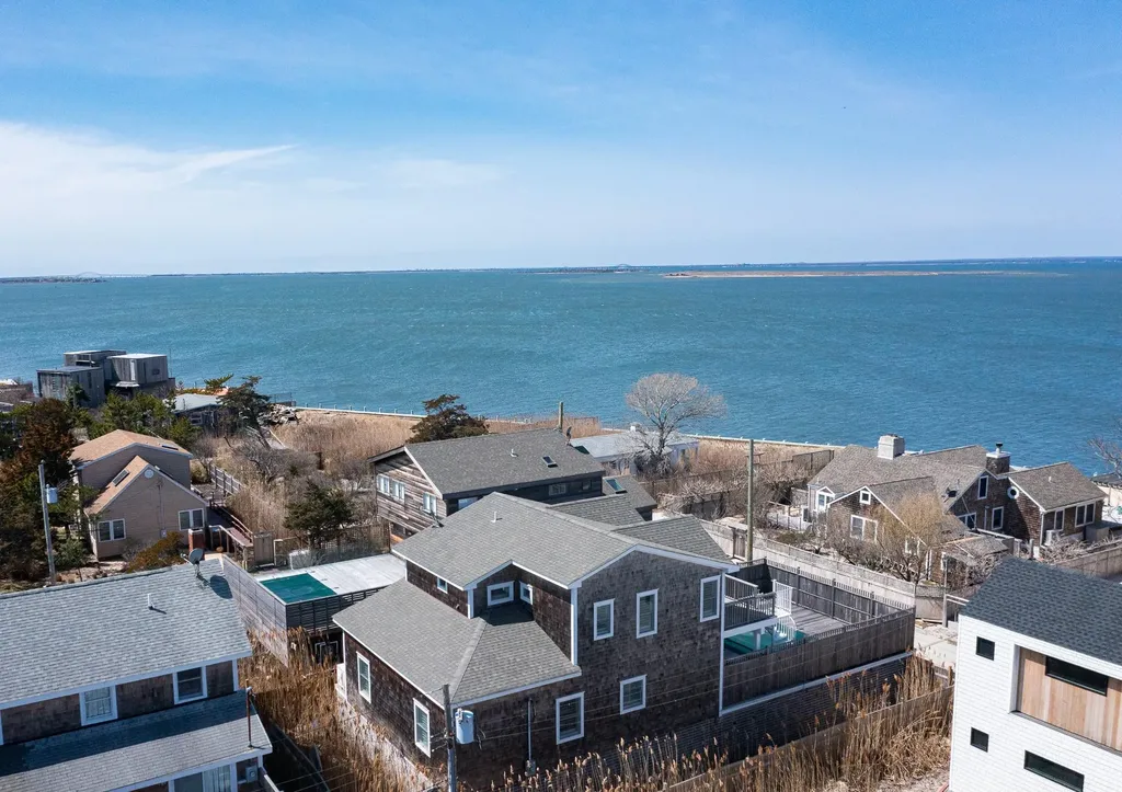 329 Bay Walk Ocean Beach NY 11770
