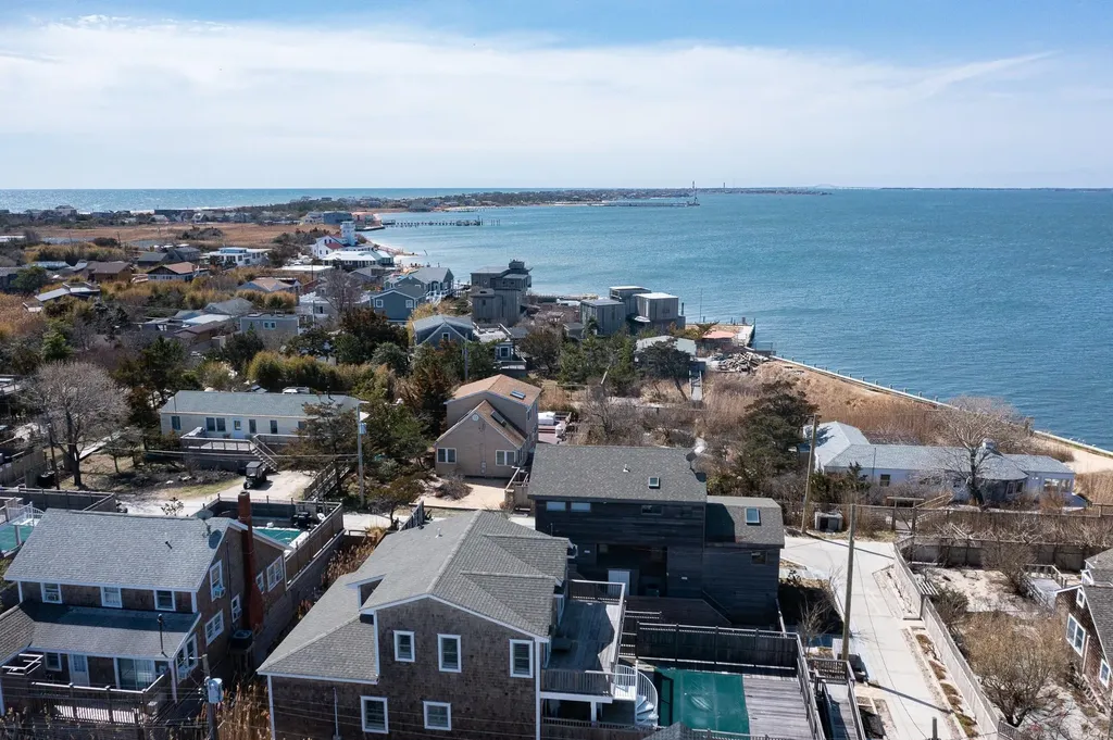 329 Bay Walk Ocean Beach NY 11770