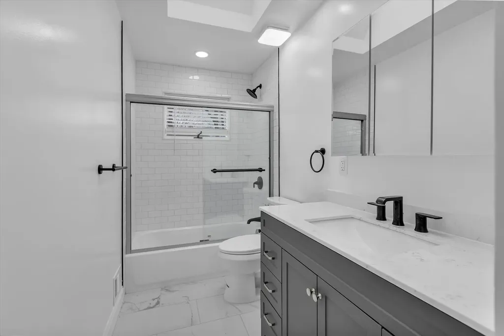 10 Weston Lane Smithtown NY 11787