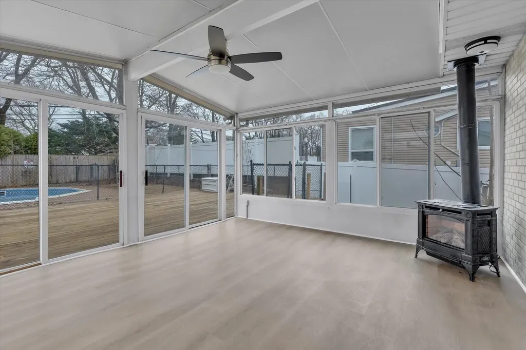 10 Weston Lane Smithtown NY 11787