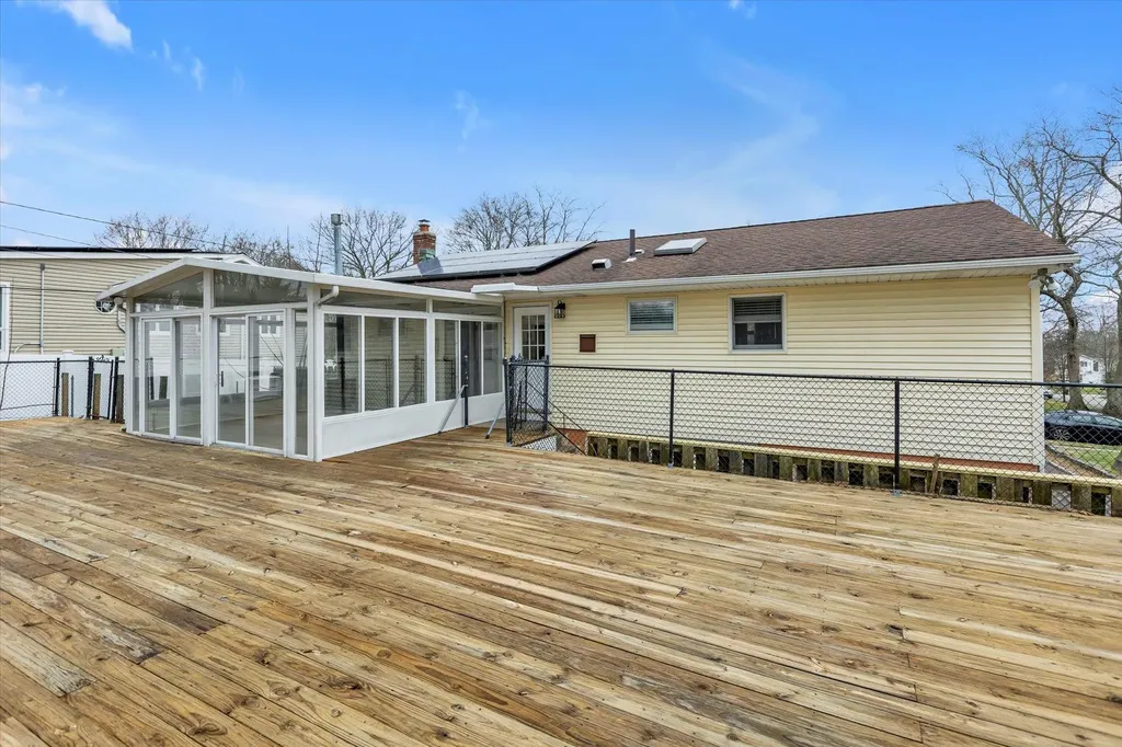 10 Weston Lane Smithtown NY 11787