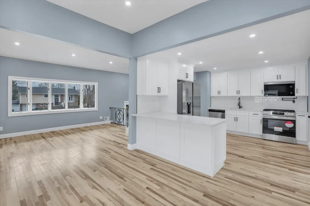 10 Weston Lane Smithtown NY 11787