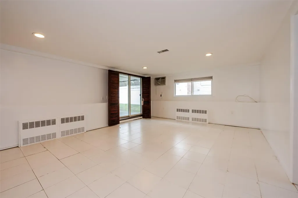 3245 Ocean Harbor Drive Oceanside NY 11572