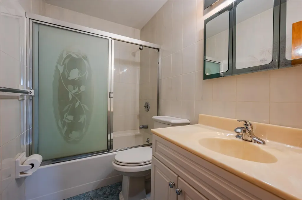 3245 Ocean Harbor Drive Oceanside NY 11572