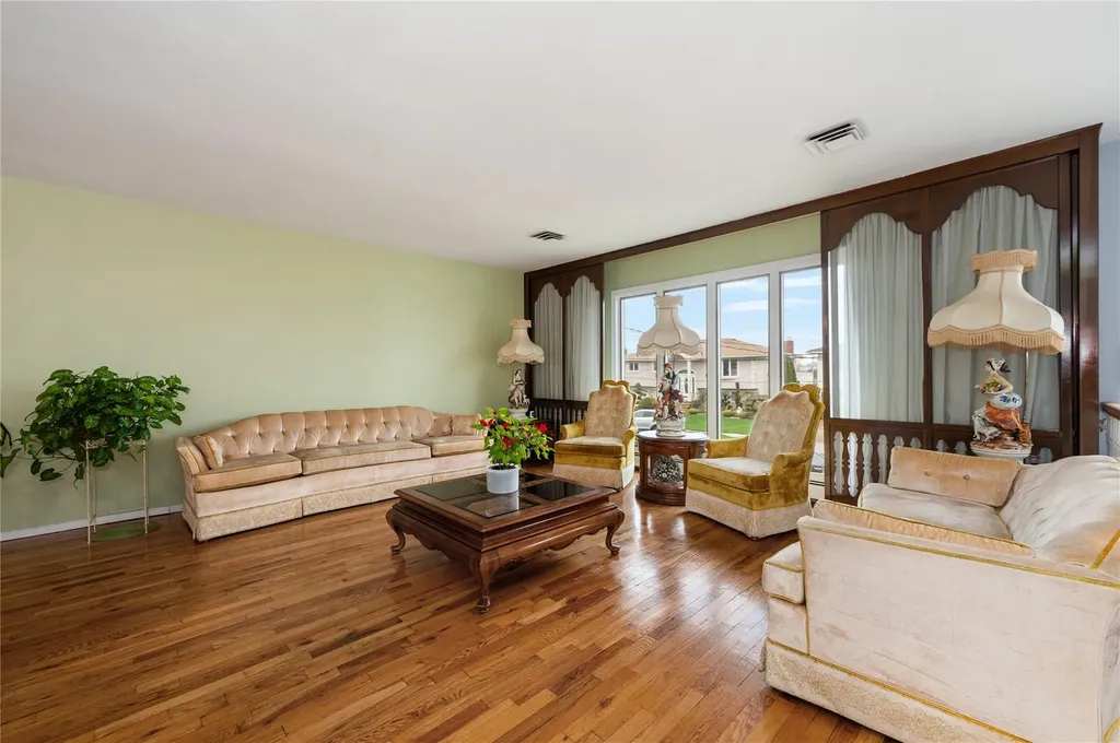 3245 Ocean Harbor Drive Oceanside NY 11572