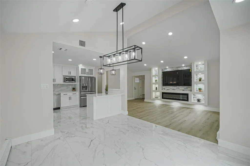 28 Shady Lane Coram NY 11727