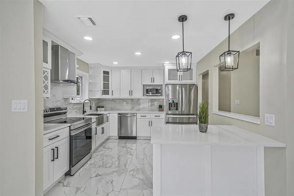 28 Shady Lane Coram NY 11727
