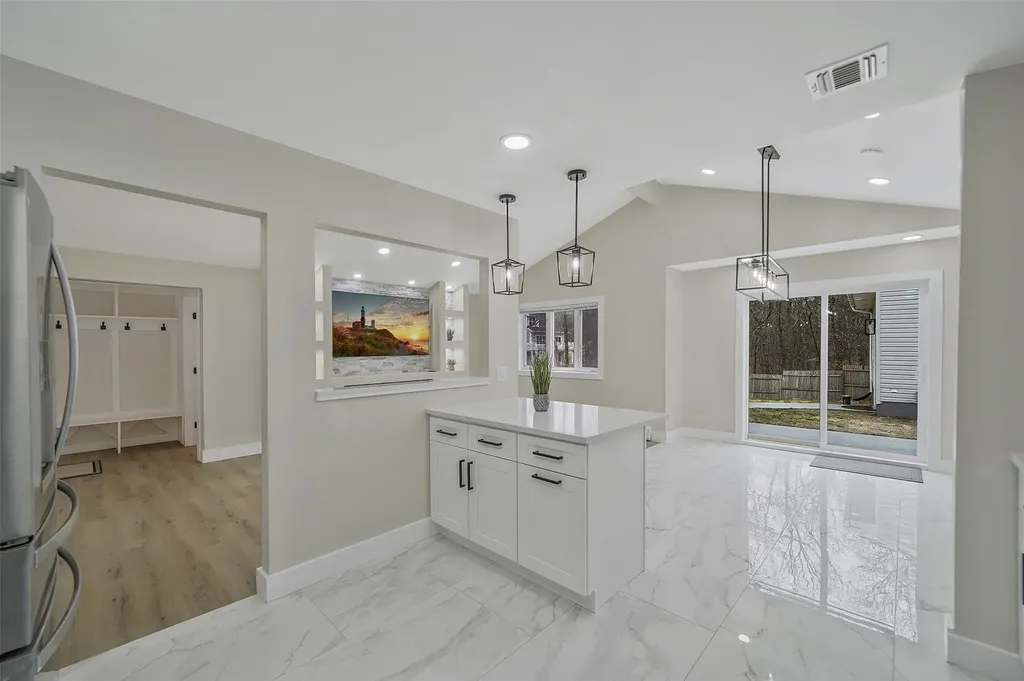 28 Shady Lane Coram NY 11727