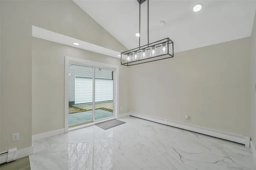 28 Shady Lane Coram NY 11727