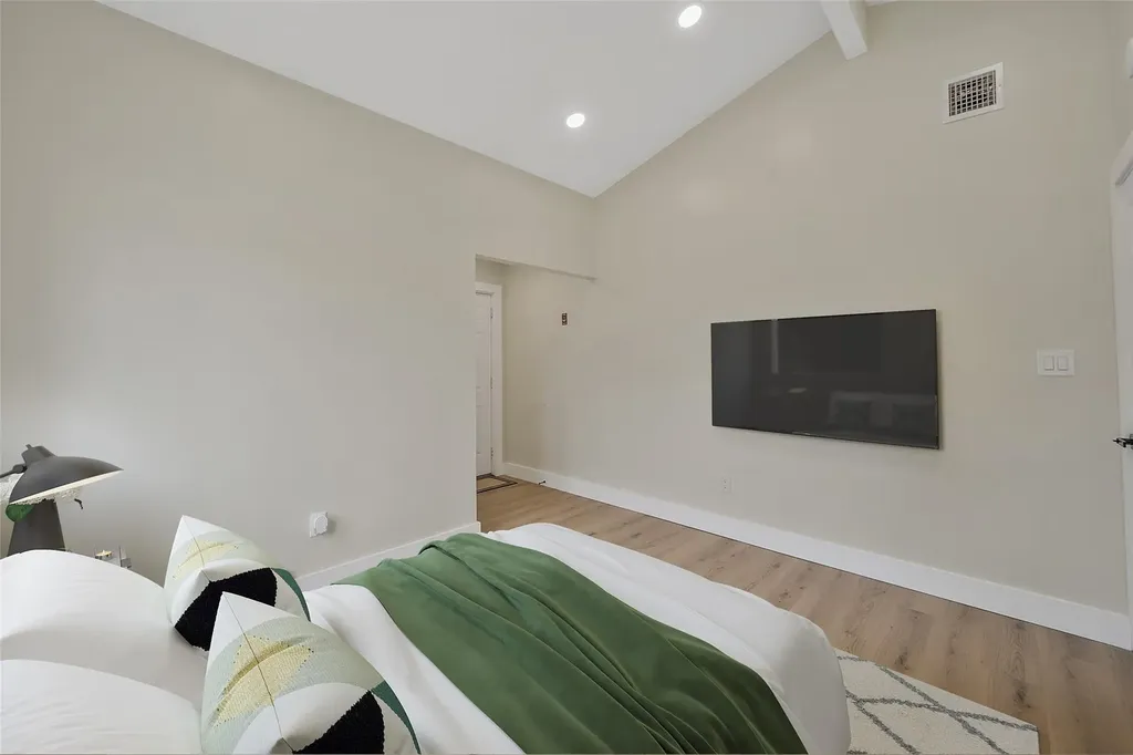 28 Shady Lane Coram NY 11727