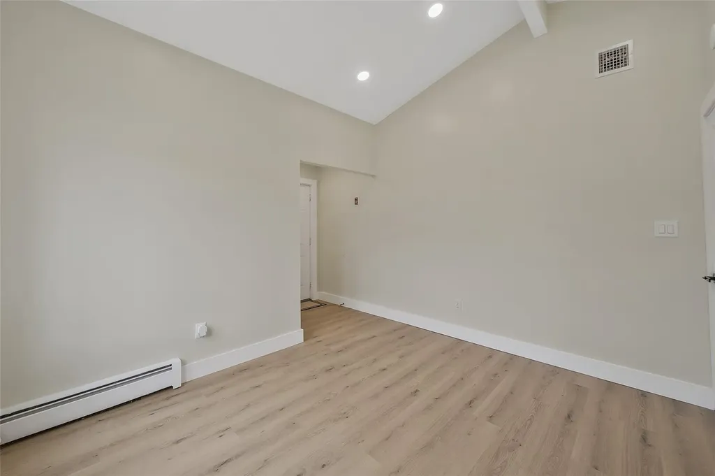 28 Shady Lane Coram NY 11727