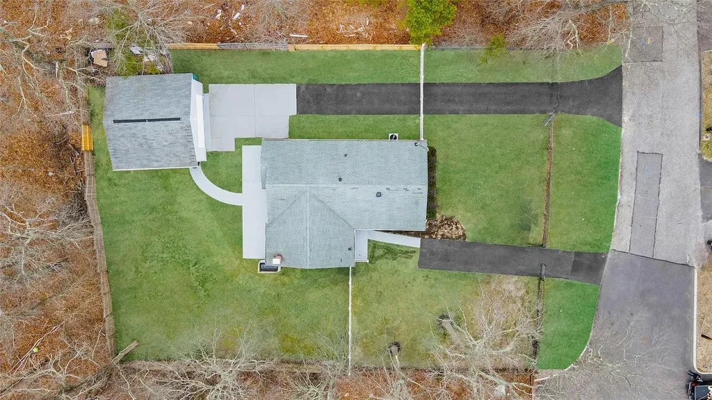 28 Shady Lane Coram NY 11727