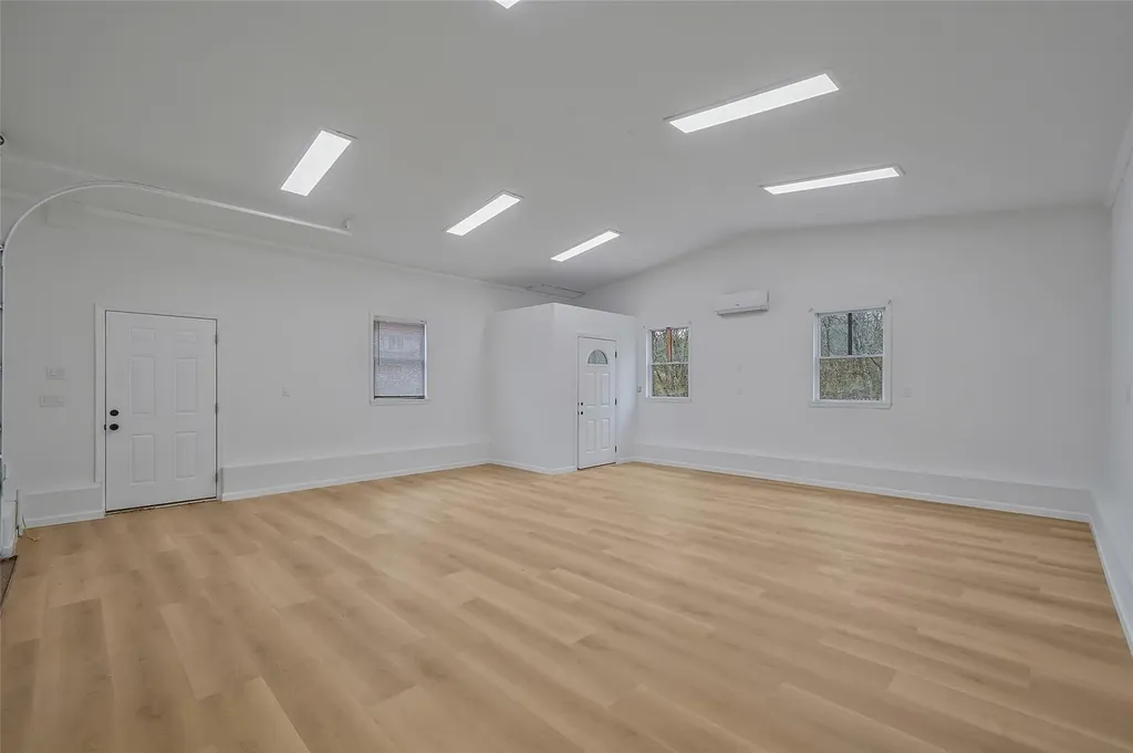 28 Shady Lane Coram NY 11727