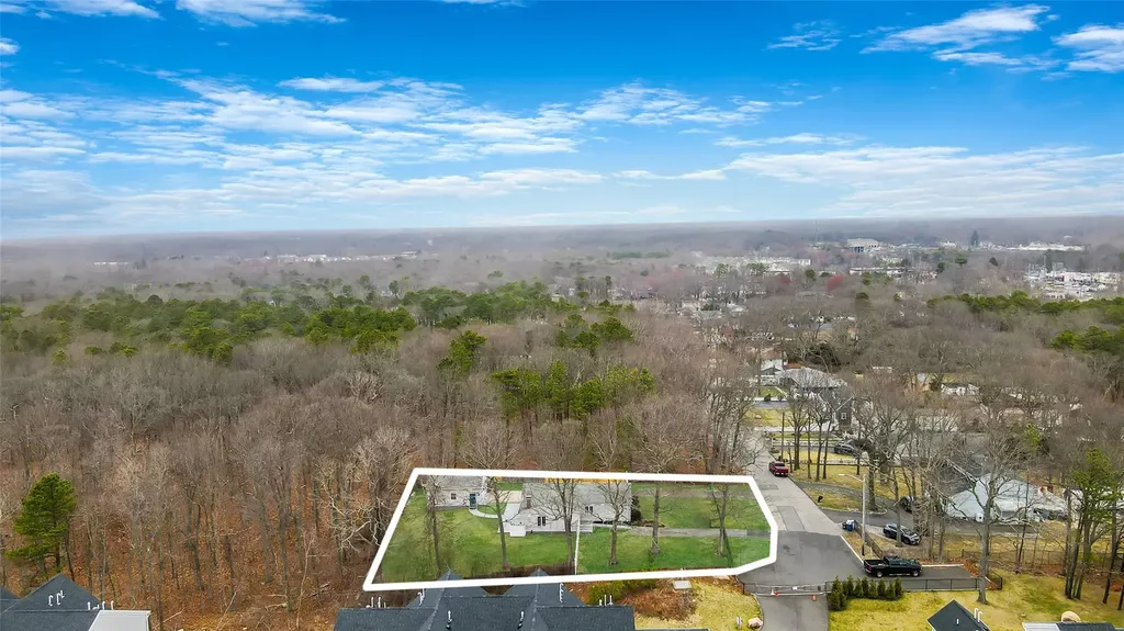 28 Shady Lane Coram NY 11727