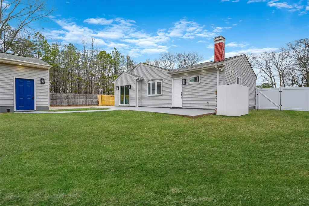 28 Shady Lane Coram NY 11727