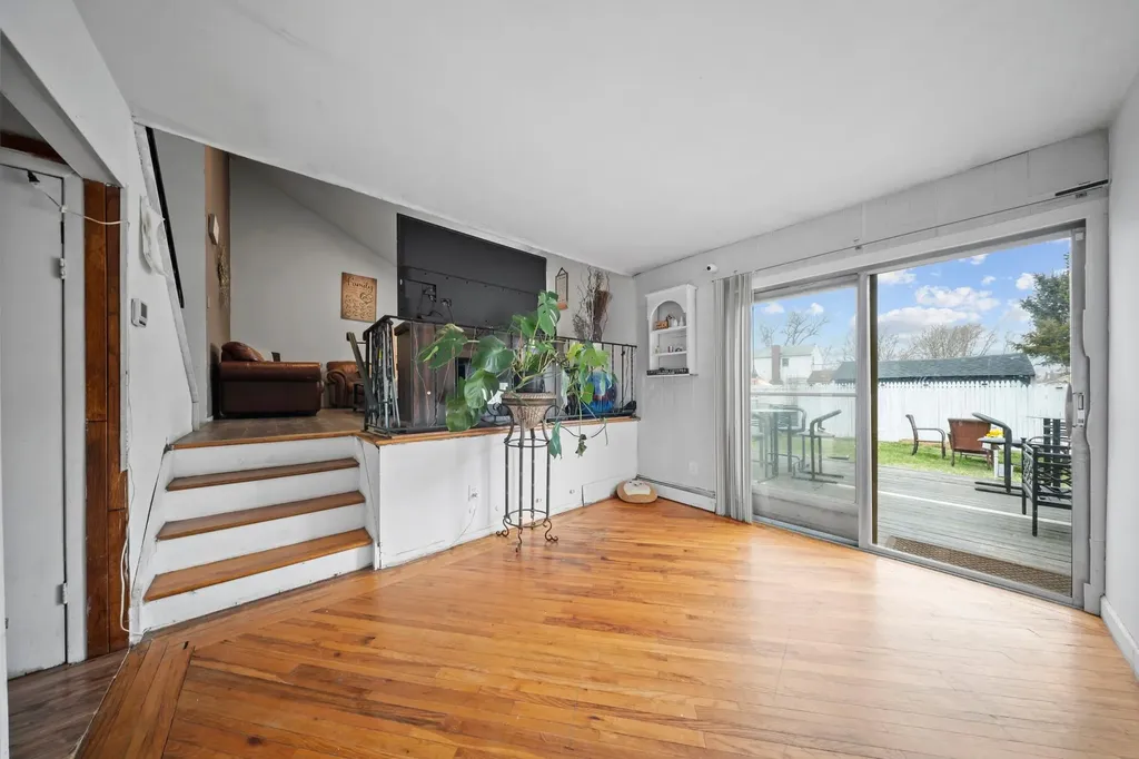 31 Olive Street Central Islip NY 11722