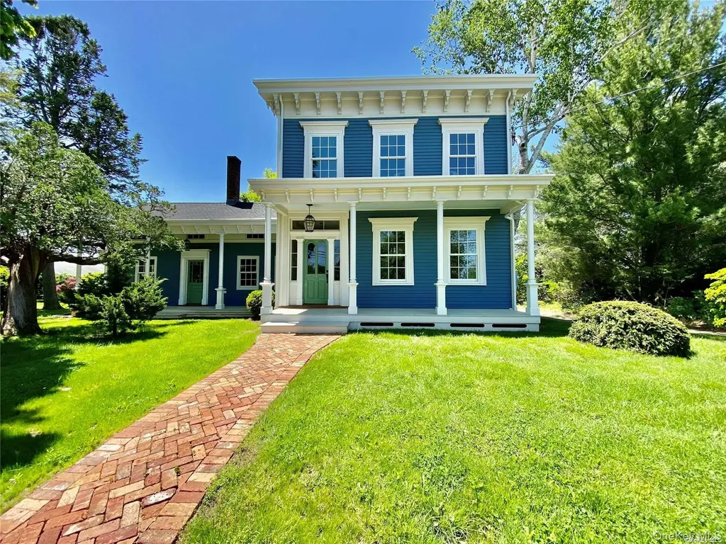 1685 Peconic Lane Peconic NY 11958