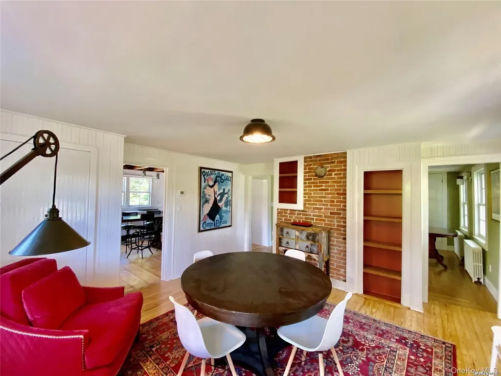 1685 Peconic Lane Peconic NY 11958