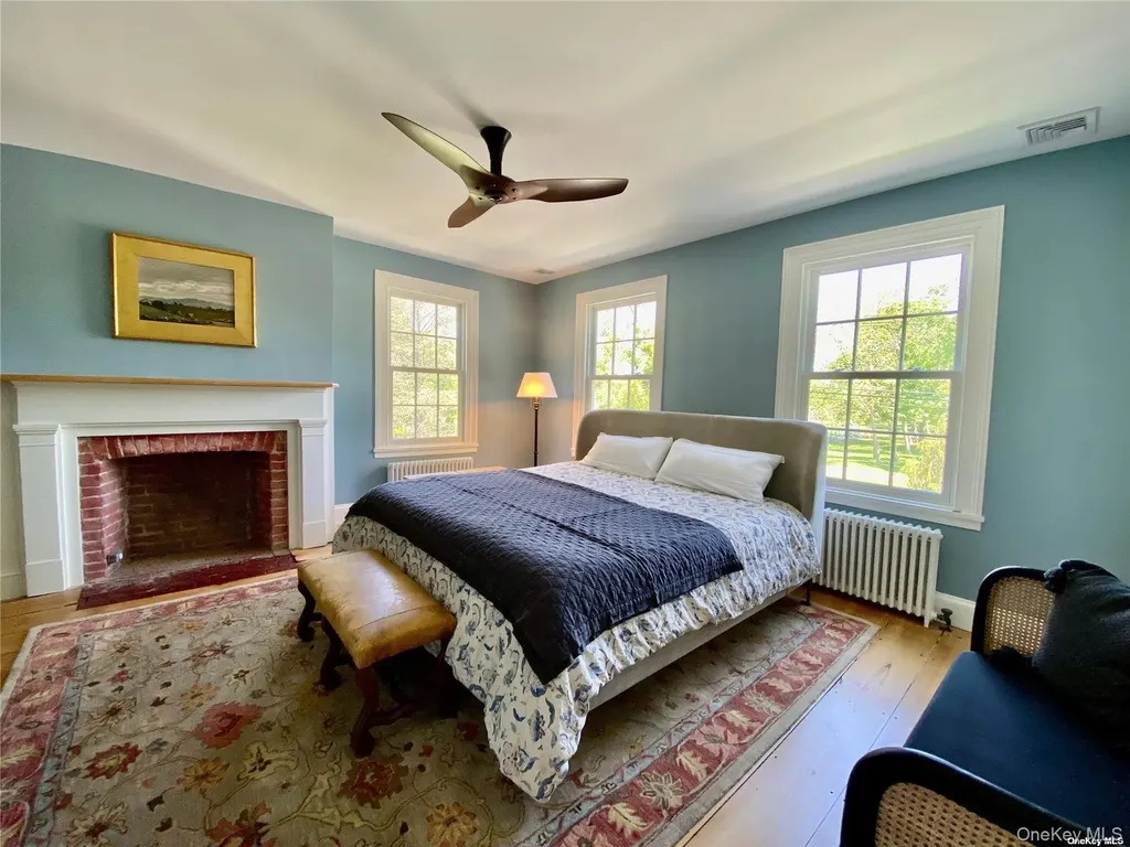 1685 Peconic Lane Peconic NY 11958