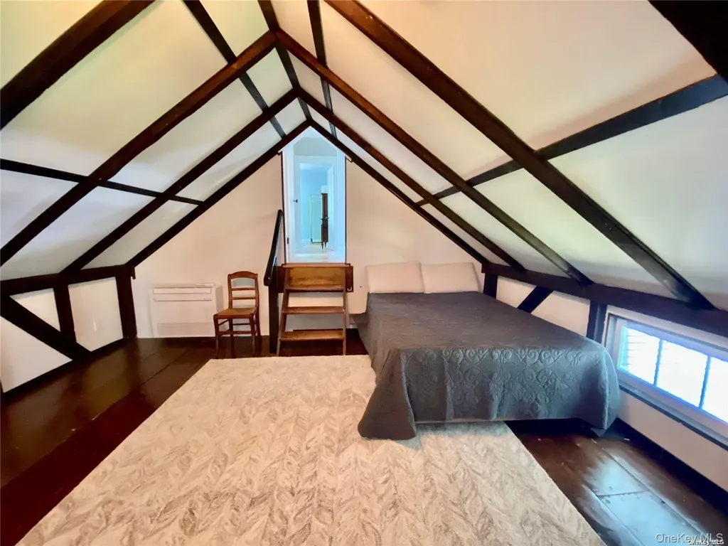 1685 Peconic Lane Peconic NY 11958