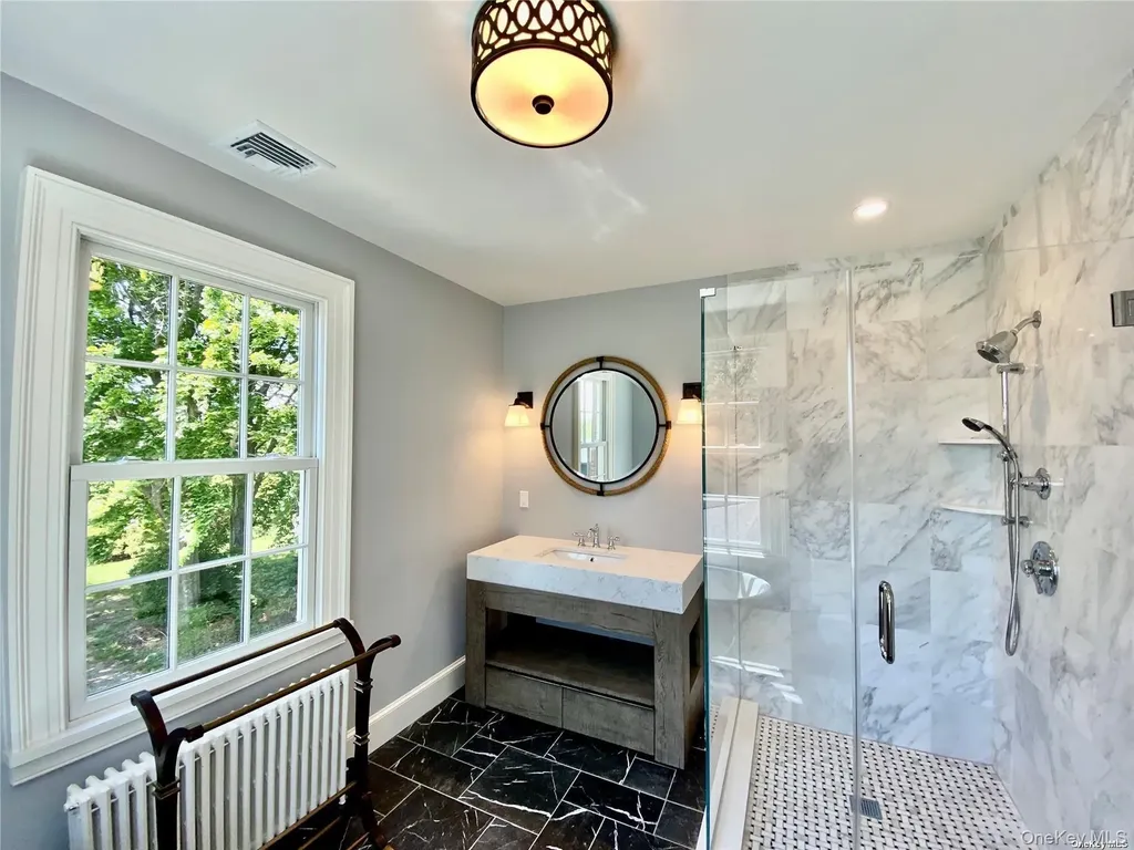 1685 Peconic Lane Peconic NY 11958