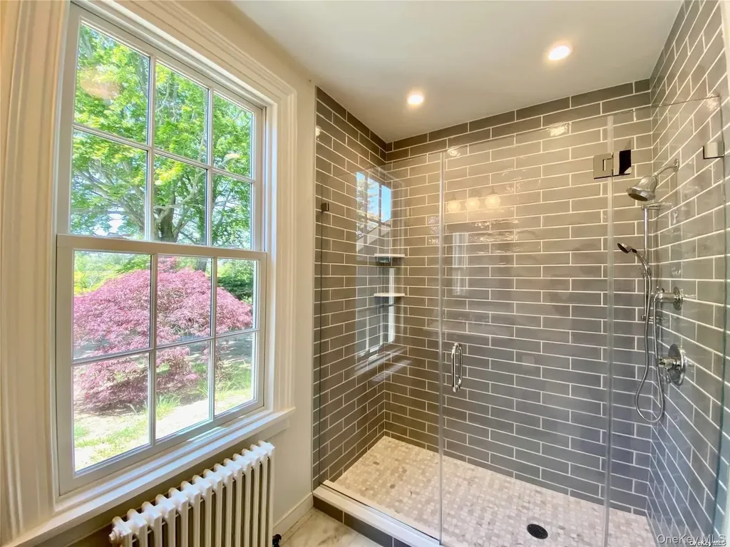 1685 Peconic Lane Peconic NY 11958