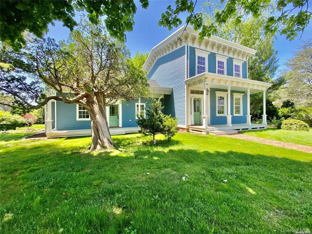 1685 Peconic Lane Peconic NY 11958