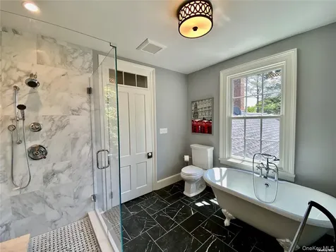 1685 Peconic Lane Peconic NY 11958