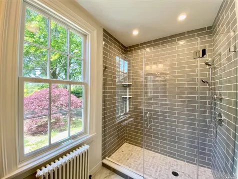 1685 Peconic Lane Peconic NY 11958