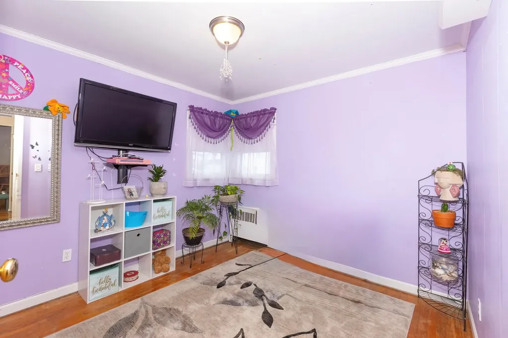 233 45th Street Lindenhurst NY 11757