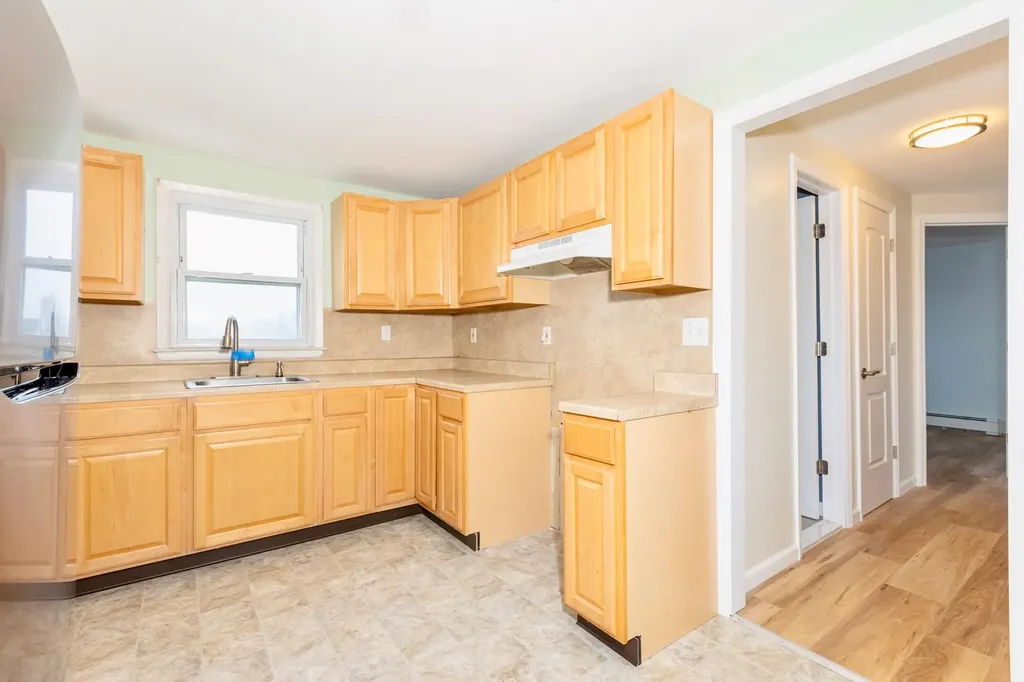 233 45th Street Lindenhurst NY 11757
