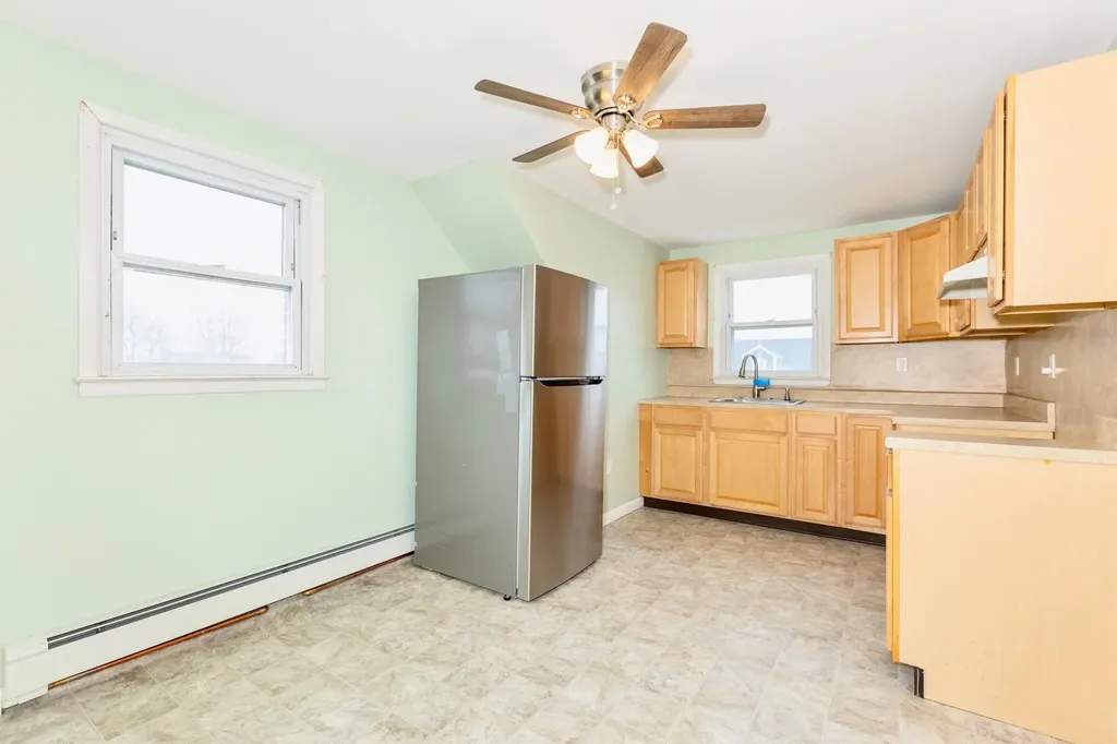 233 45th Street Lindenhurst NY 11757