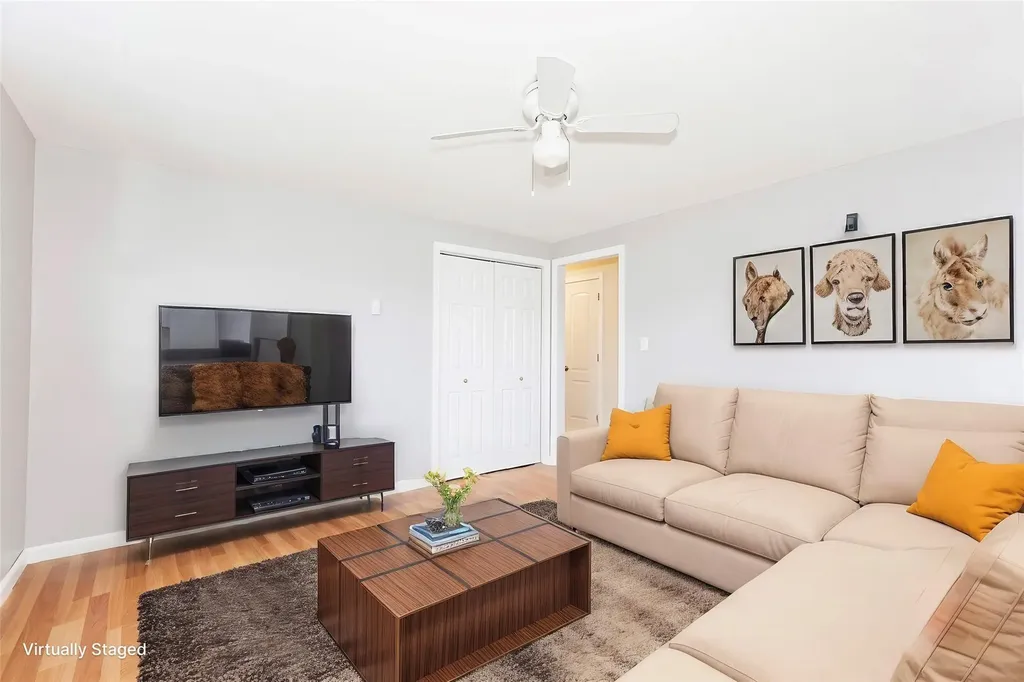 233 45th Street Lindenhurst NY 11757