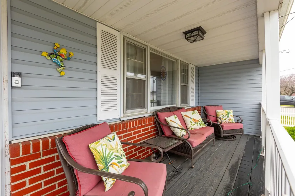 233 45th Street Lindenhurst NY 11757