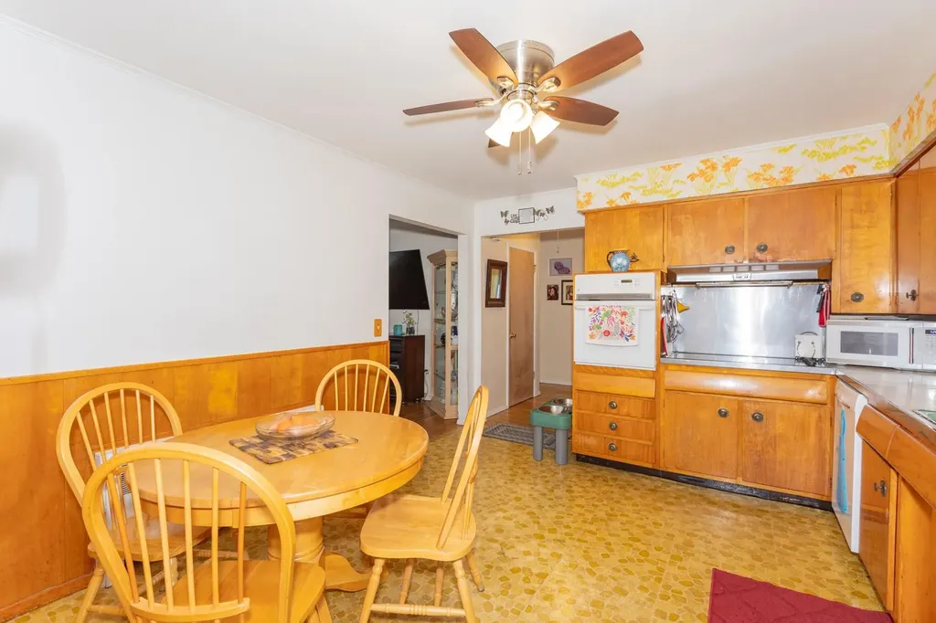 233 45th Street Lindenhurst NY 11757