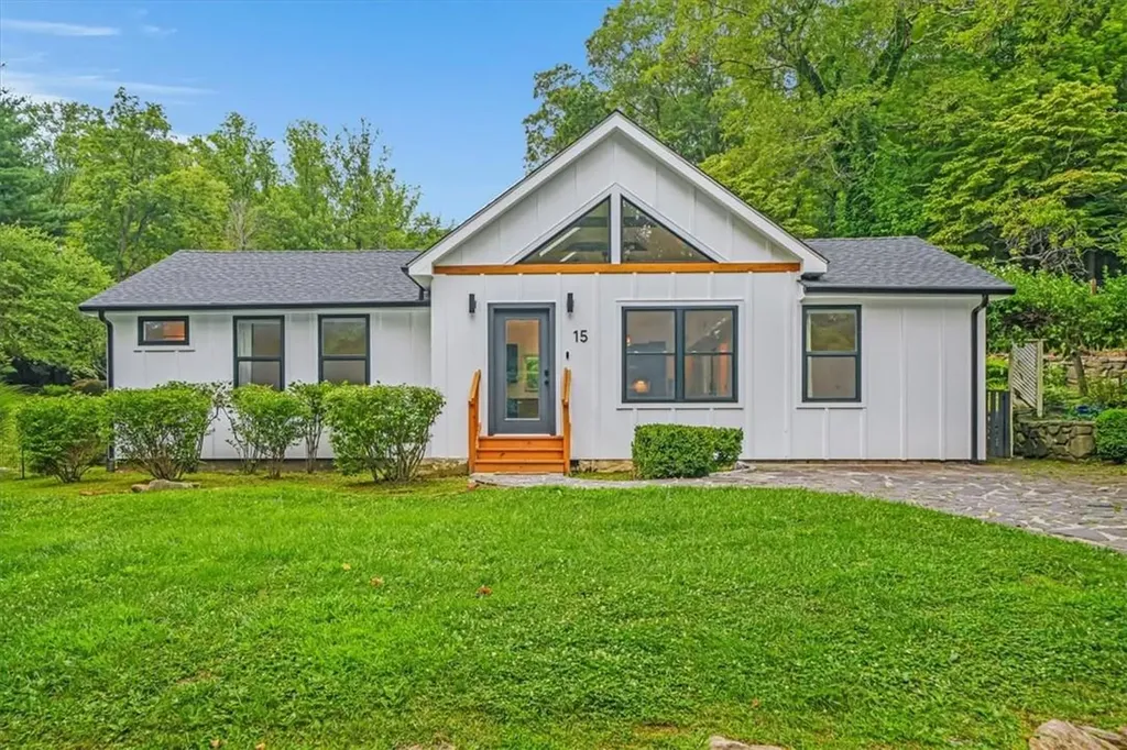 15 Lincoln Road Cortlandt NY 10520