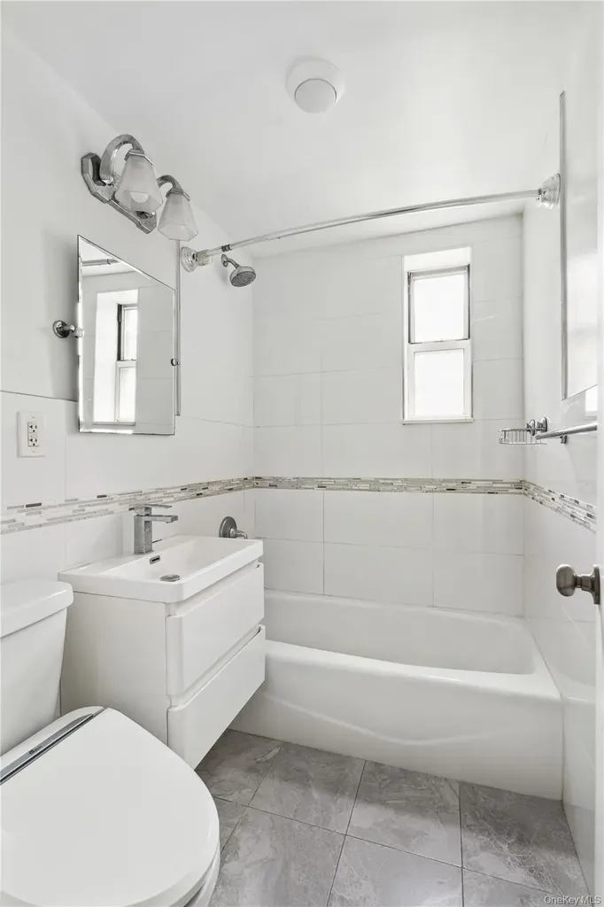 72-81 113th Streets Forest Hills NY 11375