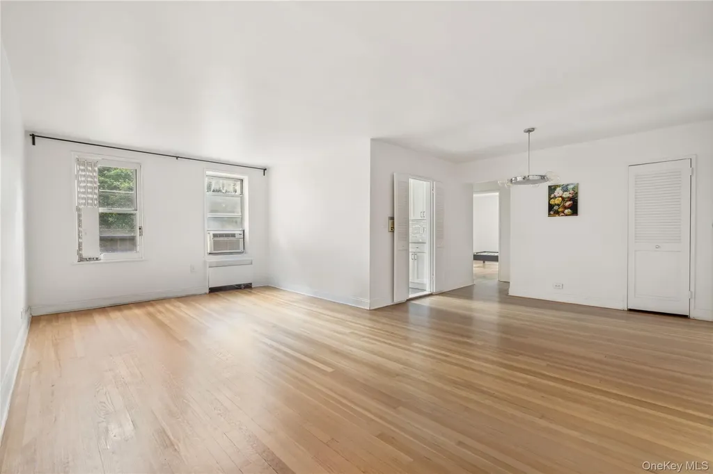 72-81 113th Streets Forest Hills NY 11375